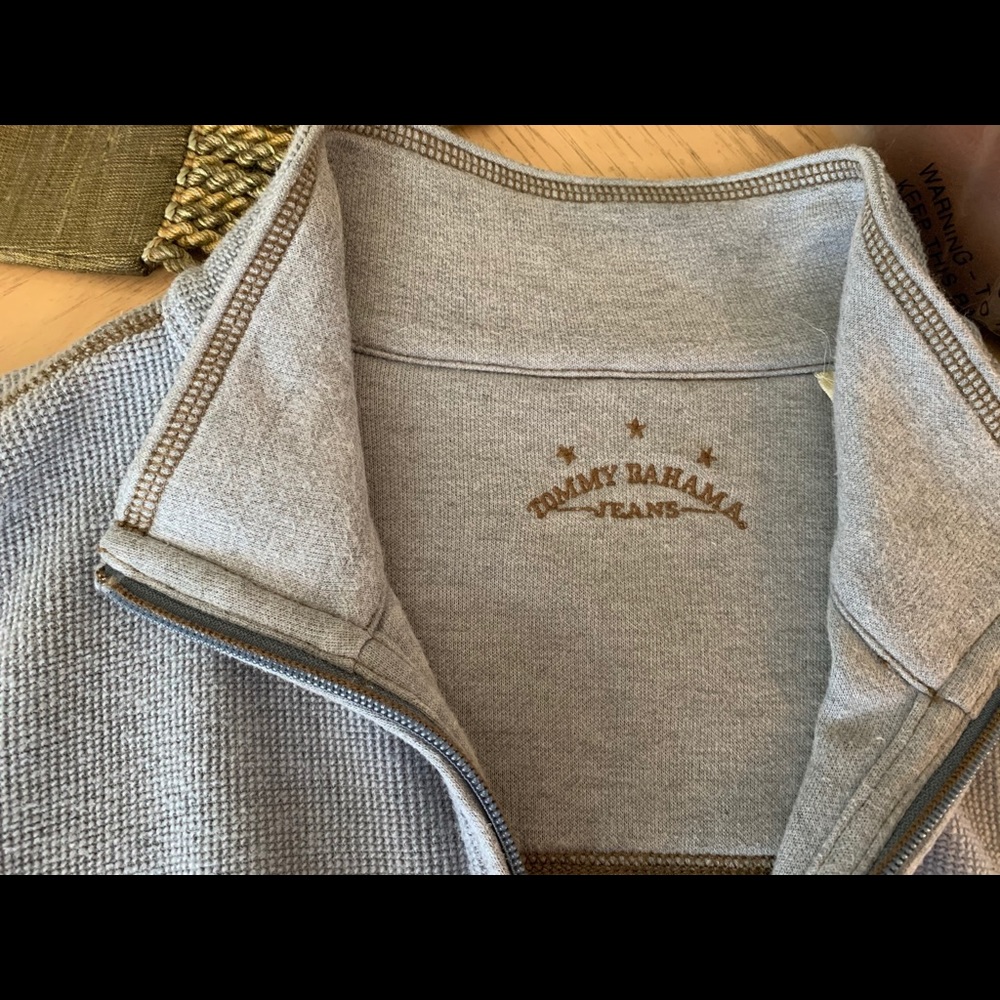 Tommy Bahama Men’s size Large sweatshirt